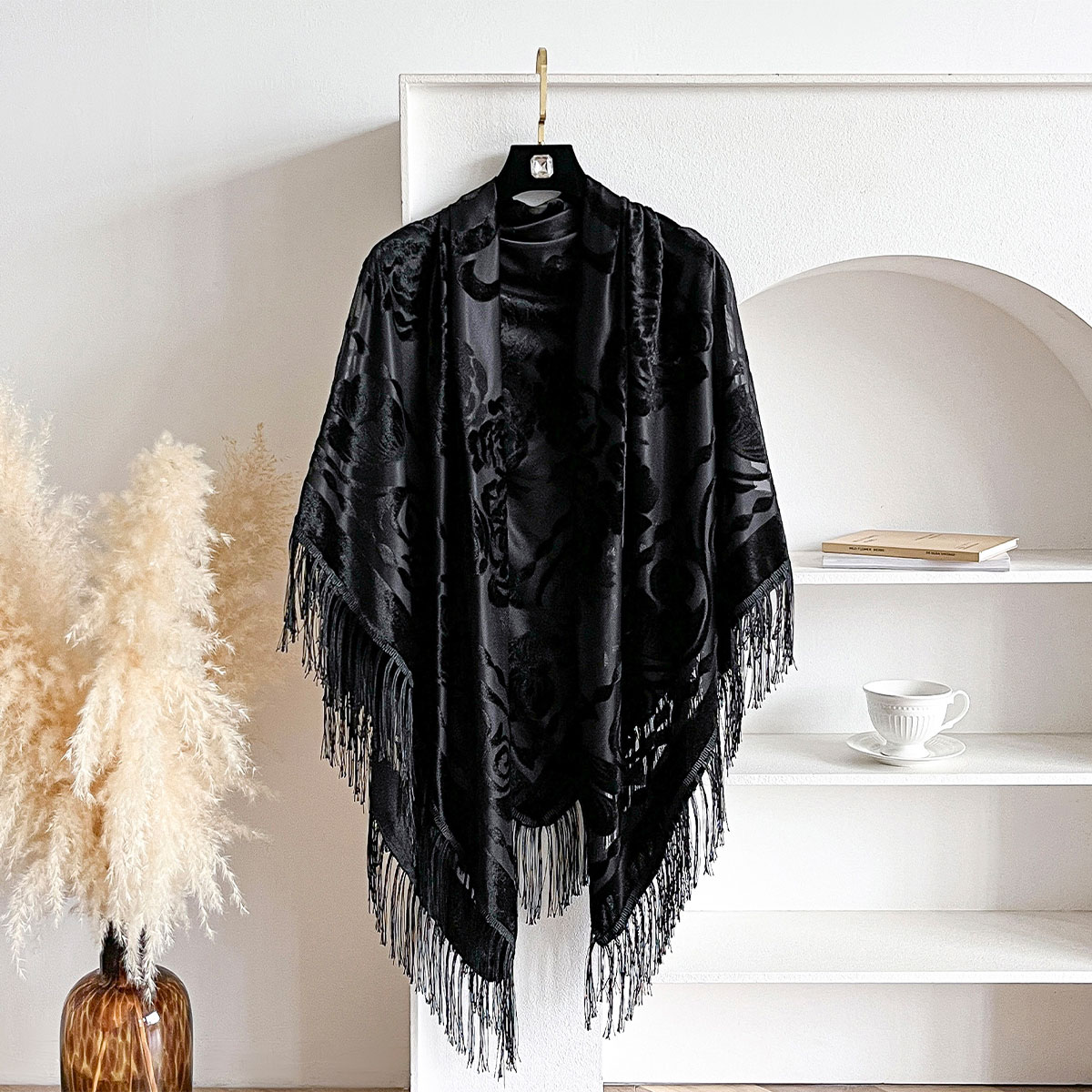 Winter Ethnic Fashion For Women - Retro fluwelen sjaal met kwastjes, bloemenborduurwerk,
